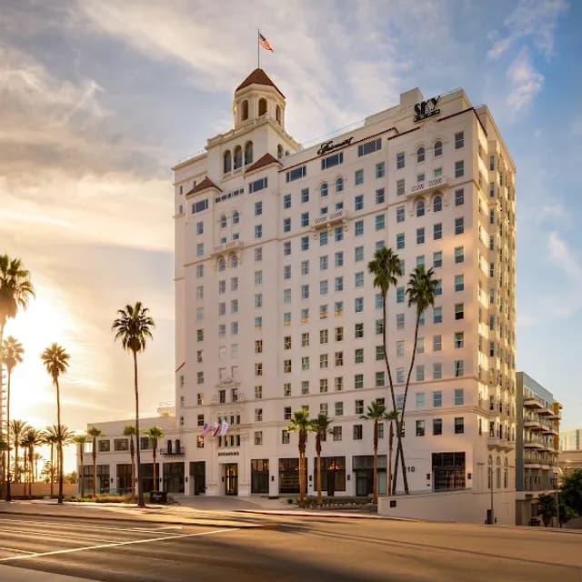 Fairmont Breakers Long Beach — pre-cruise hotel 10 min drive from Port of Long Beach