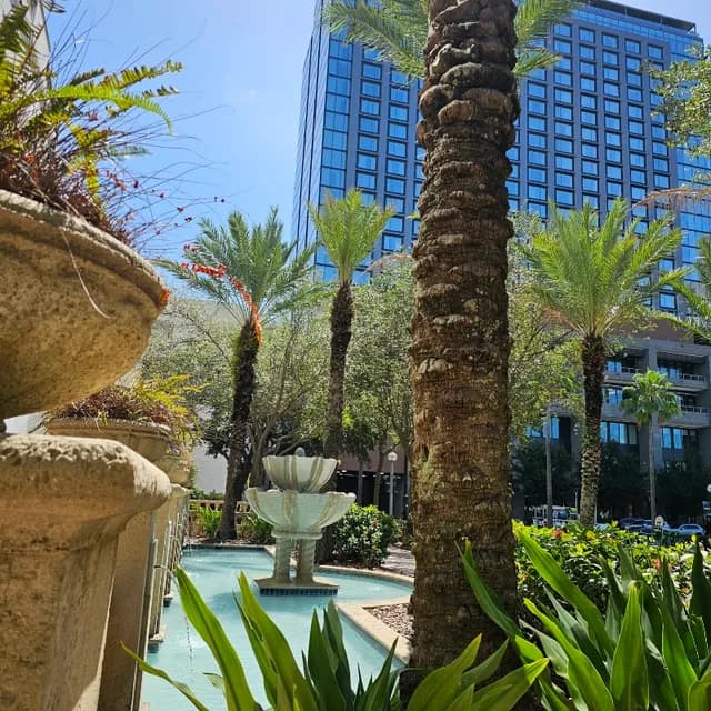 Tampa Marriott Water Street — pre-cruise hotel 5 min drive from Port Tampa Bay