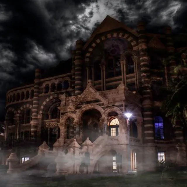 Ghost Tour or Haunted Pub Crawl
