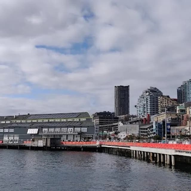 Pike Place Market — 1-3 hours pre-cruise activity near Port of Seattle