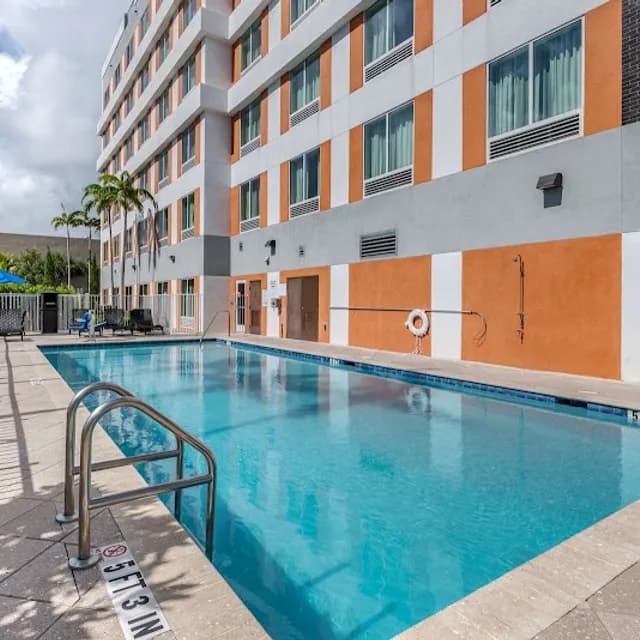 Comfort Suites Fort Lauderdale Airport Cruise Port near Port Everglades
