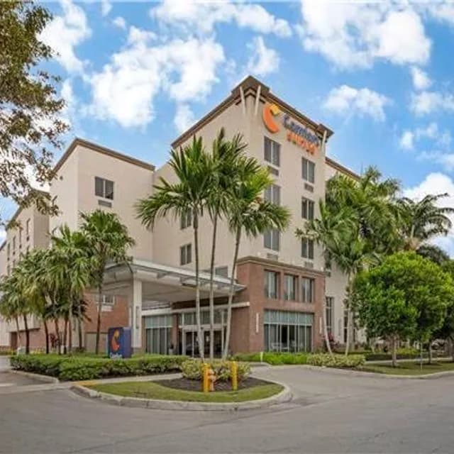 Comfort Suites Miami Airport North near PortMiami