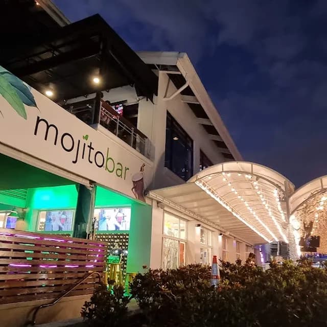 Bayside Marketplace Food Court near PortMiami